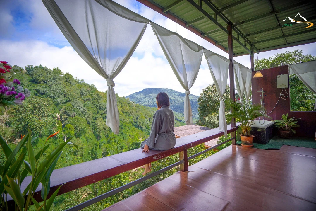 XPAXTravel-HubkhaosawanHomestay-Chiangmai-Homestay-ห้องพักเชียงใหม่อ่างน้ำชมวิว ที่ หุบเขาสวรรค์ โฮมสเตย์ เชียงใหม่ | Outdoor bathtub at Hub khao sa wan Homestay Chiang Mai - ฟินกับการแช่น้ำท่ามกลางภูเขา | relaxing soak with mountain view