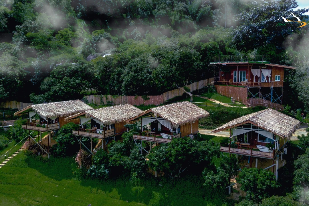 XPAXTravel-HubkhaosawanHomestay-Chiangmai-Homestay-ห้องพักเชียงใหม่อ่างน้ำชมวิว ที่ หุบเขาสวรรค์ โฮมสเตย์ เชียงใหม่ | Outdoor bathtub at Hub khao sa wan Homestay Chiang Mai - ฟินกับการแช่น้ำท่ามกลางภูเขา | relaxing soak with mountain view